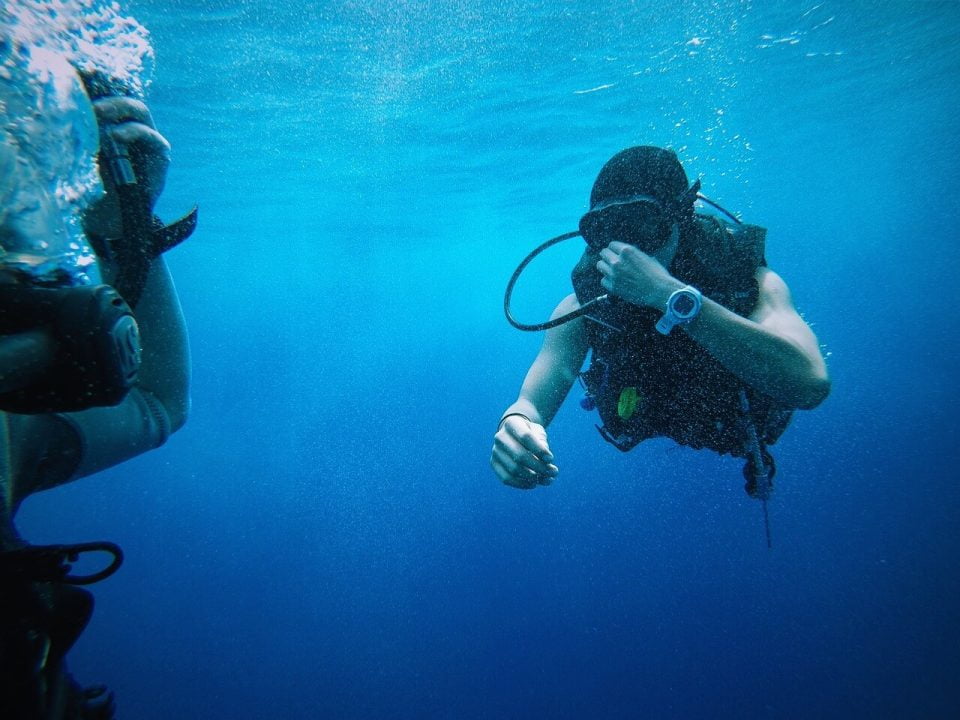 Cómo funciona un reloj de buceo